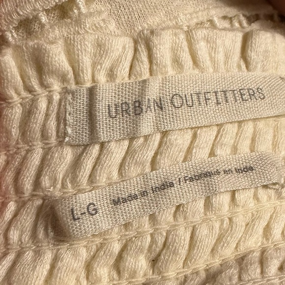 UO Dakota Eyelet Cropped Blouse Urban Outfitters 100% Cotton Cream Sz L - Picture 5 of 5